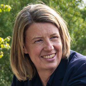 Joanne Lewis}}
